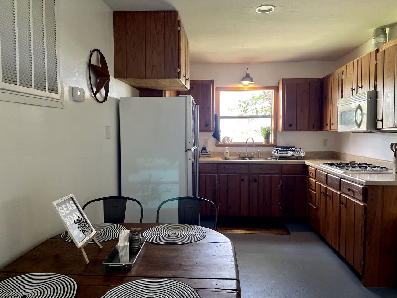 Idyllic Cabin with a Fire Pit Perfect for a Weekend Getaway from Houston