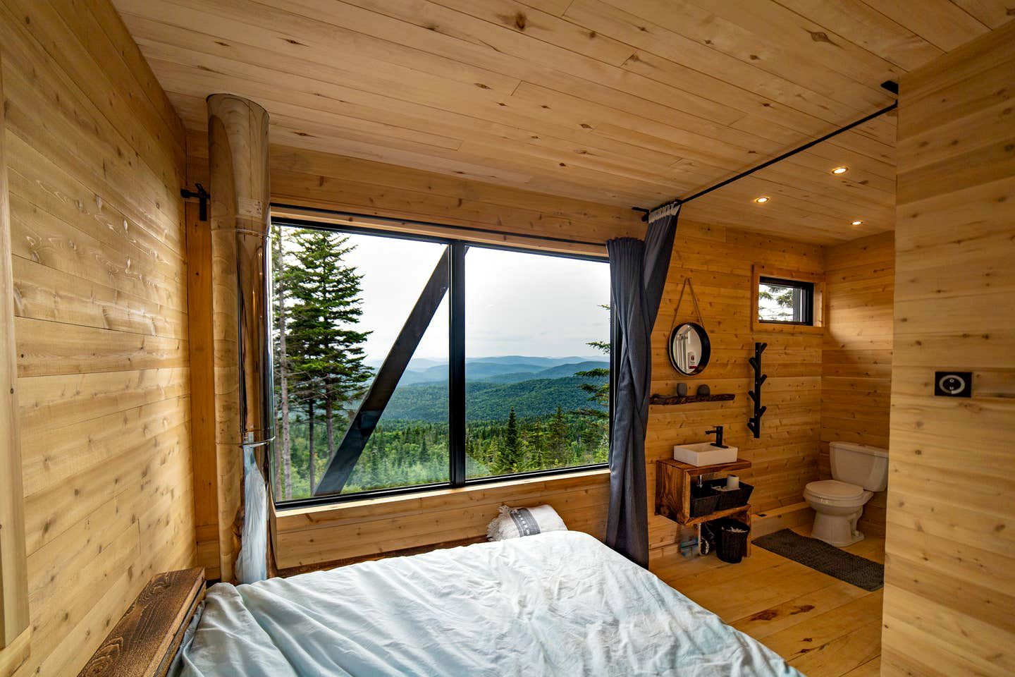 Quebec Cabin Rental Mountain Getaway