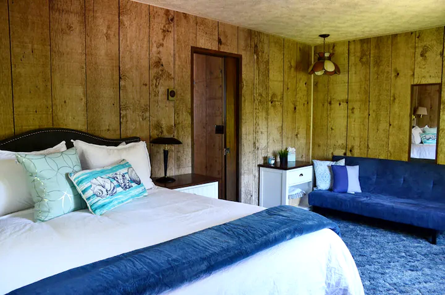 Pet-Friendly Cabin Rental near Mount Shasta for Glamping in Northern California