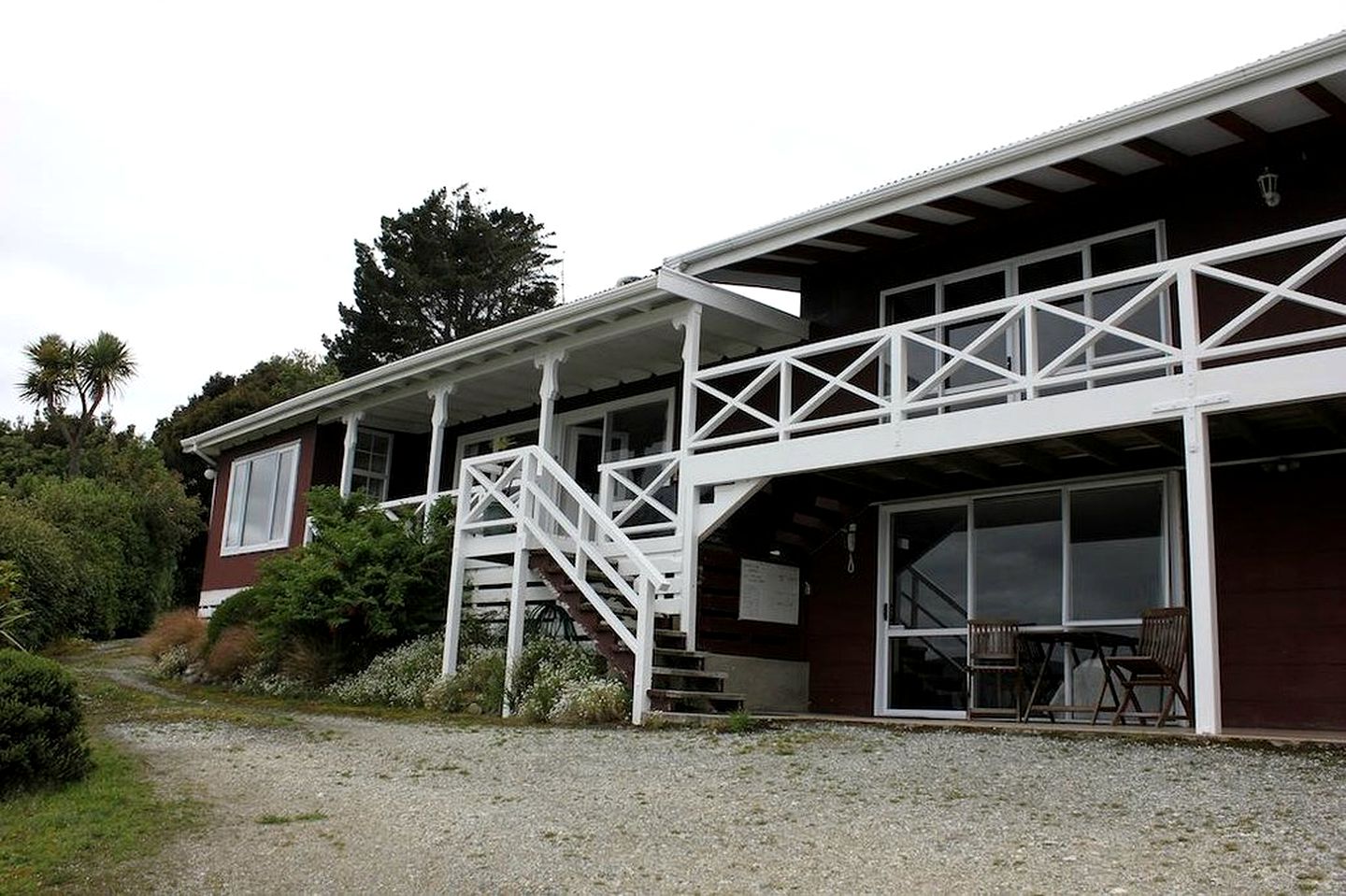 Quiet and Secluded Suite Rental with Bay Views in Waikawa, New Zealand