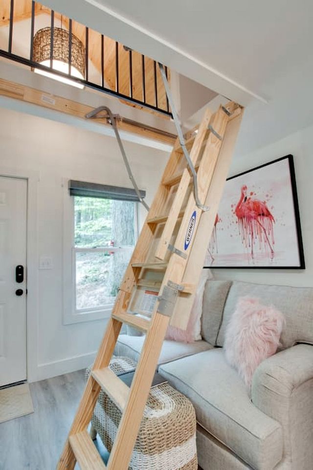 Colorful Tiny House with Outdoor Sauna and Jacuzzi in Alabama