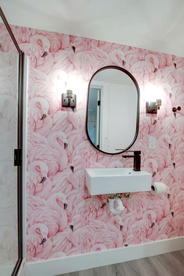 Colorful Tiny House with Outdoor Sauna and Jacuzzi in Alabama