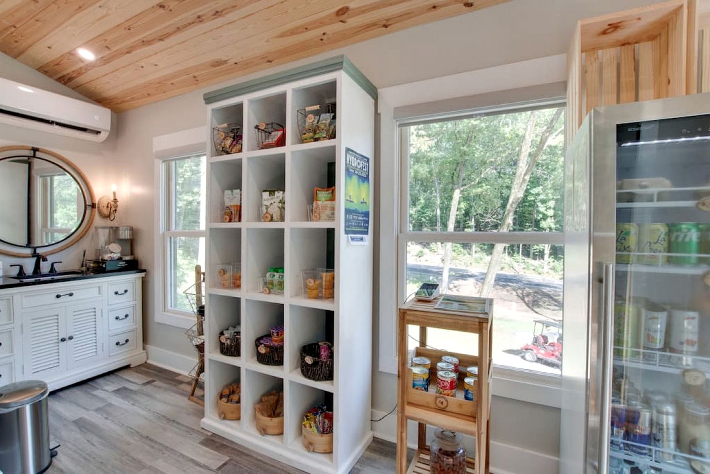 Colorful Tiny House with Outdoor Sauna and Jacuzzi in Alabama