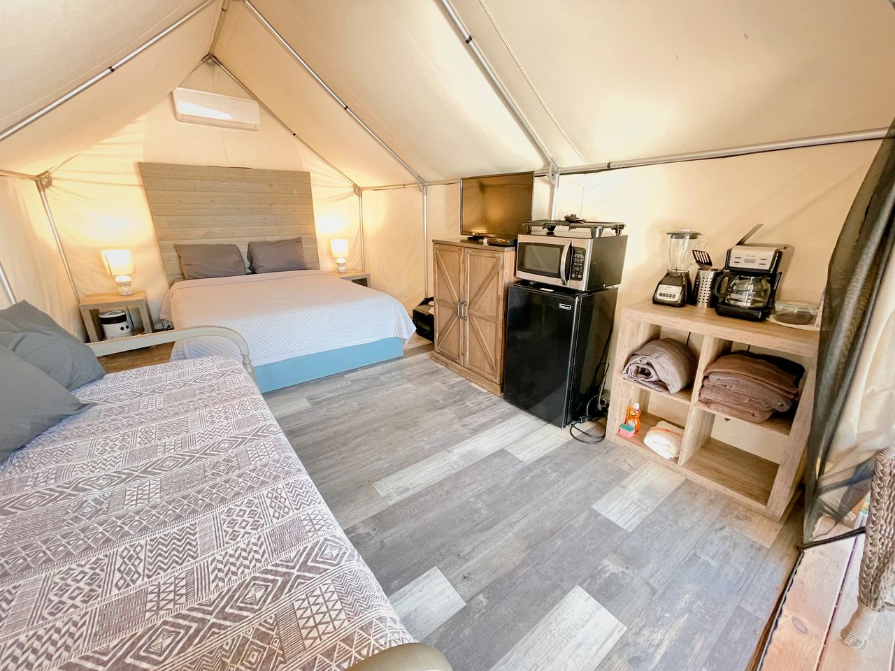 Amazing Riverside Glamping Adventure: Fully-Equipped Safari Tent on the San Marcos River near Kingsbury, Texas