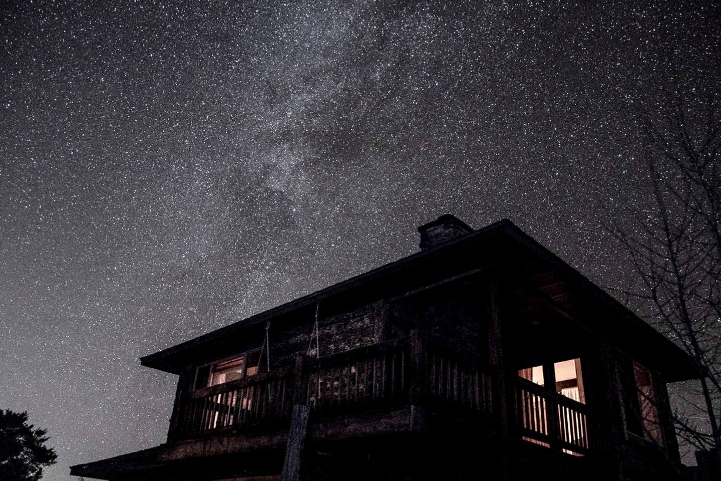 Cozy and Intimate Cabin Rental near Livingston for a Romantic Getaway in Montana