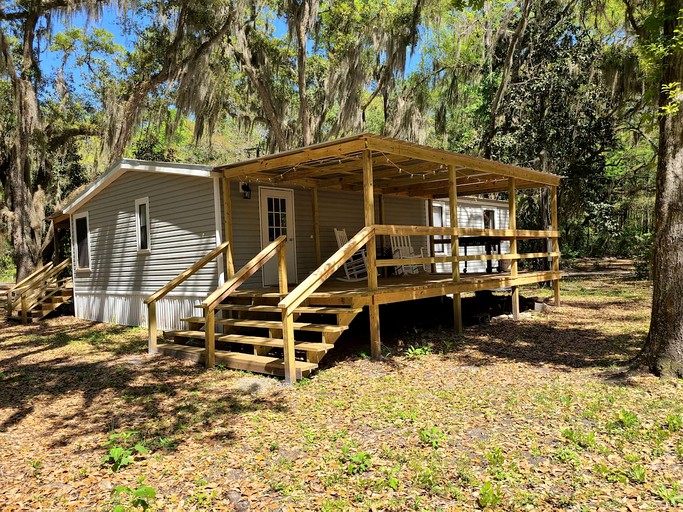 Cabin rental for Georgia glamping.