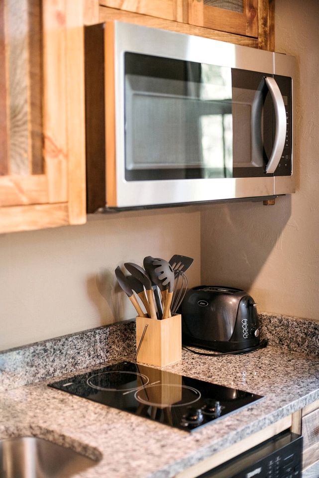 Open-Plan Black Hills Cabin Ideal for a Family Vacation in South Dakota