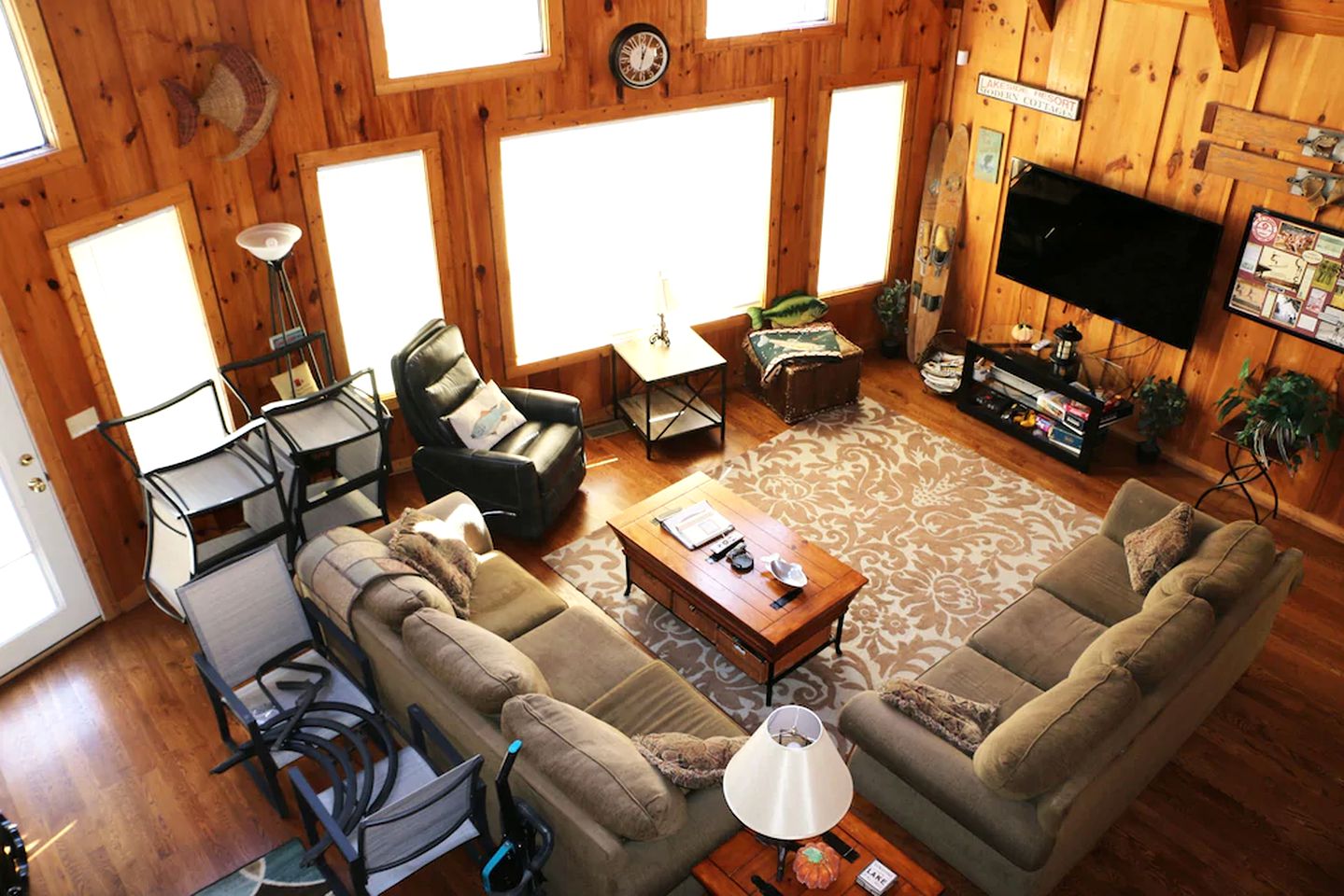 Regal Tennessee Retreat with a Dock on the Shores of Norris Lake