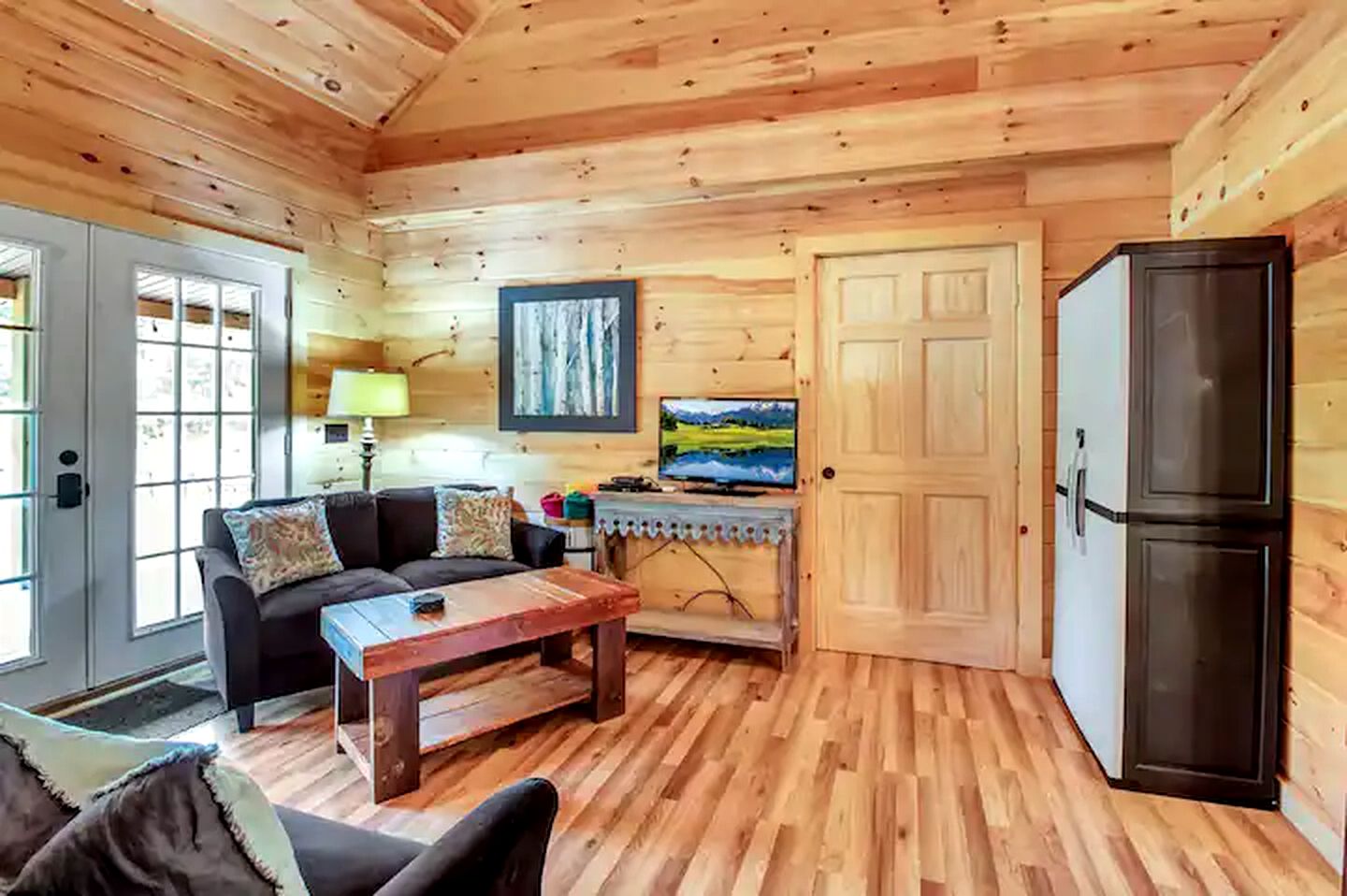 Tranquil Log Cabin Rental for a Relaxing Vacation in Upstate New York