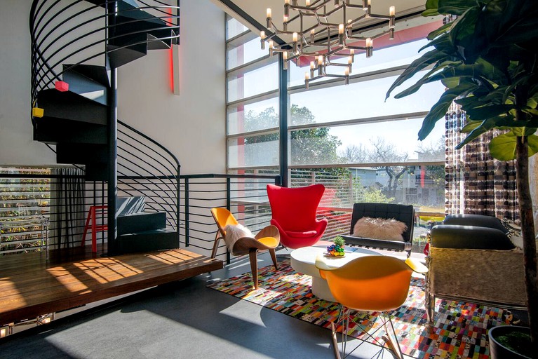 Cabins (Austin, Texas, United States of America)