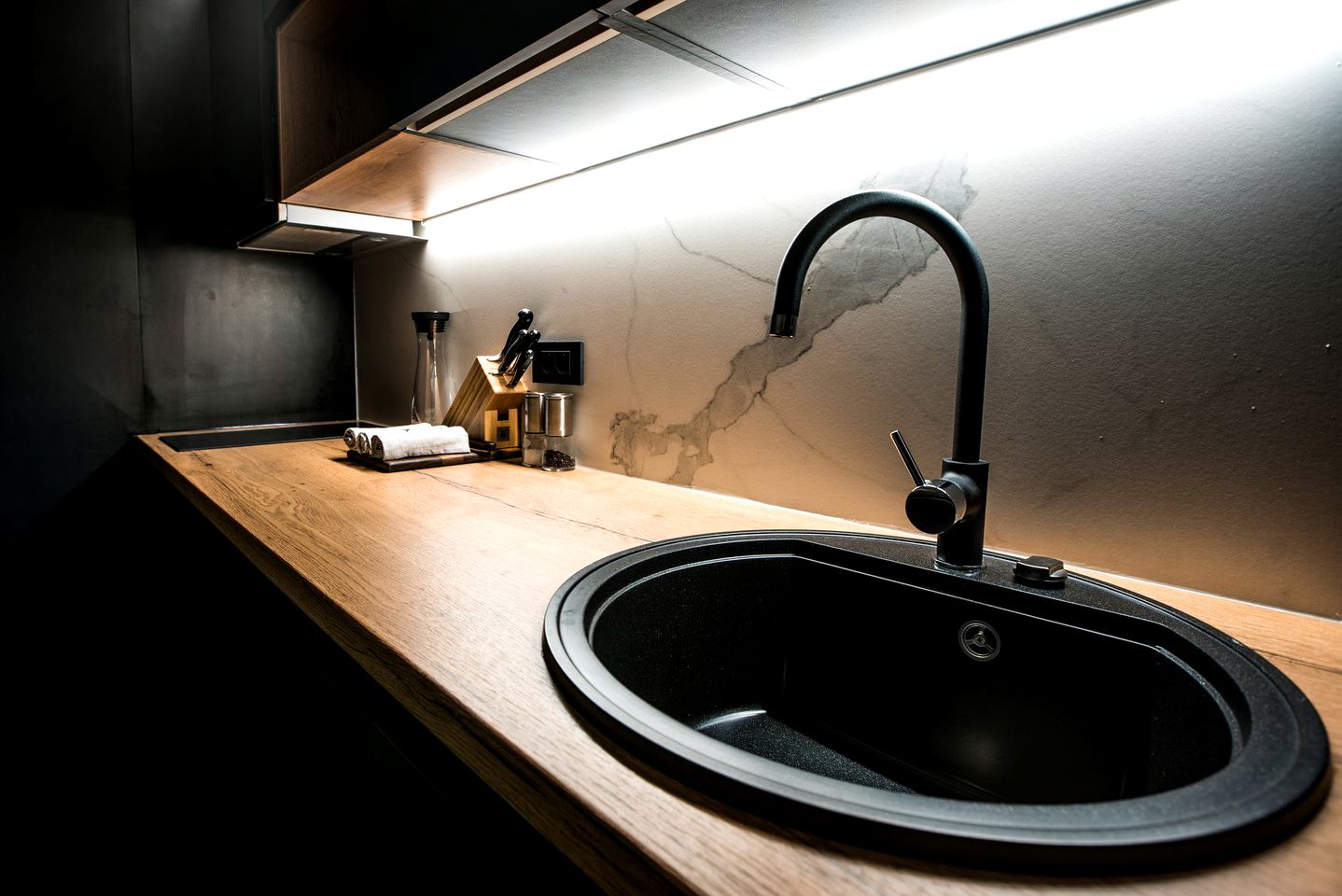 Luxurious Cabin Rental with a Hot Tub near Maribor for Glamping in Slovenia