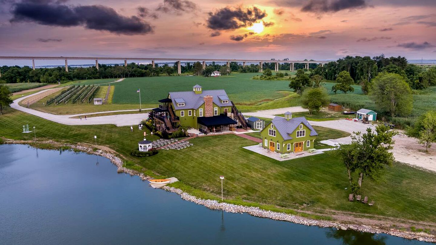 Waterfront Barn Accommodation Ideal for a Weekend Getaway from Philadelphia