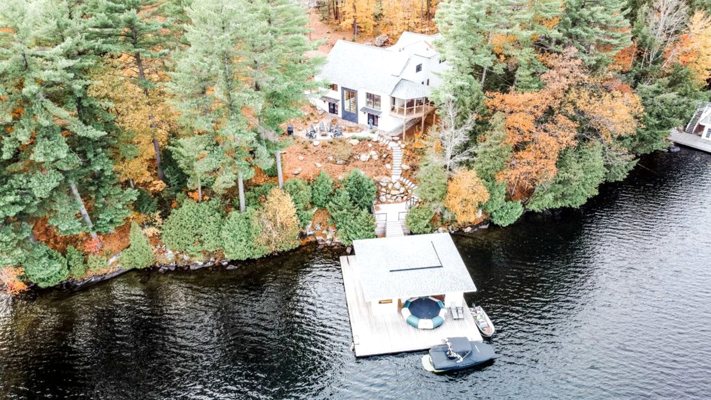 Luxurious Muskoka Lake in Port Carling, Ontario