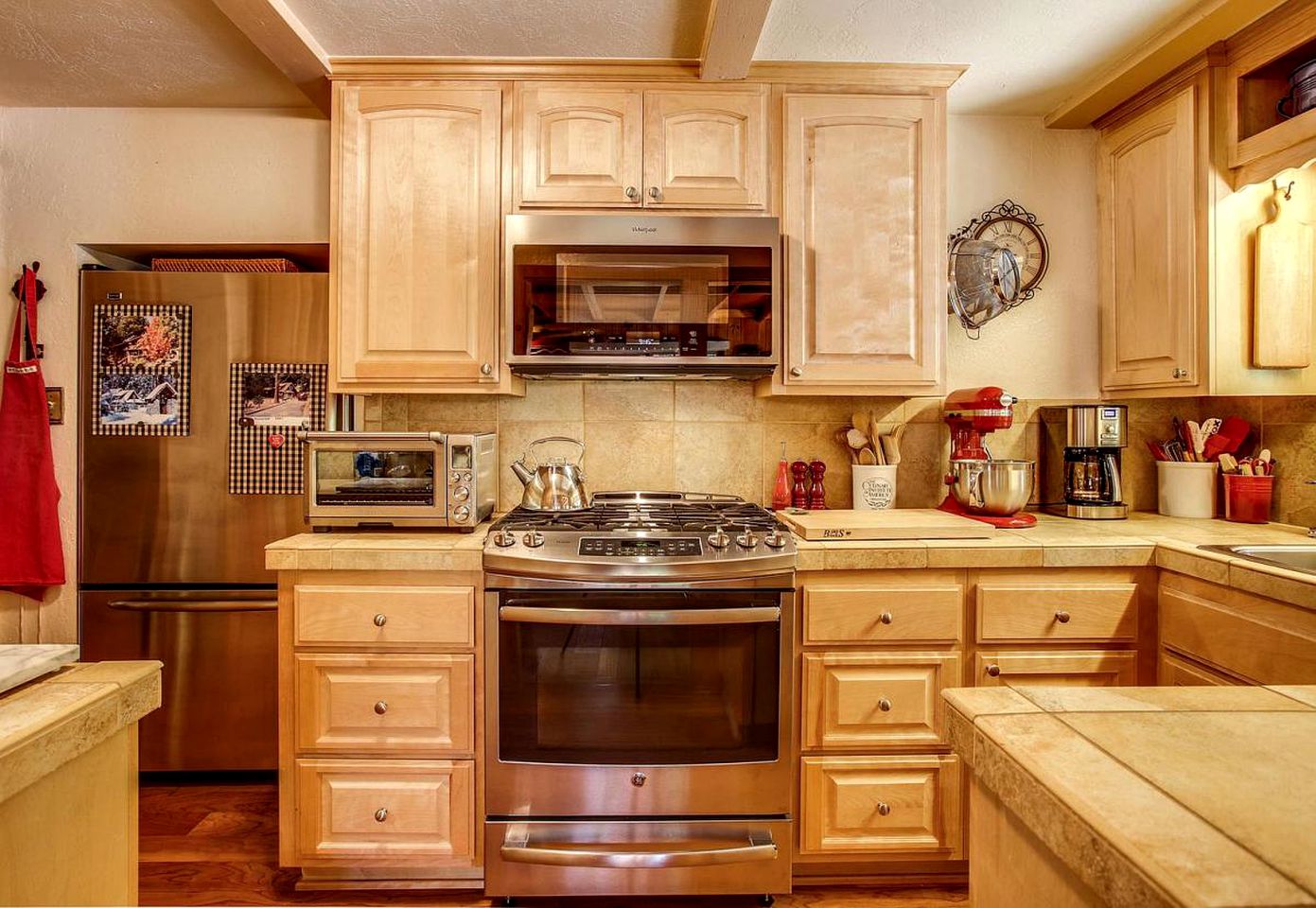 Homey Idyllwild Accommodation with a Hot Tub, Best California Glamping Sites
