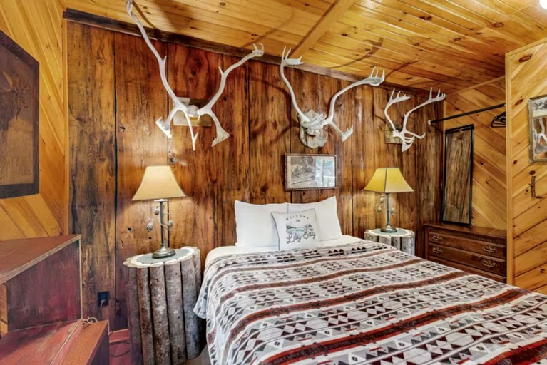 Cabins (United States of America, Greenville, Maine)