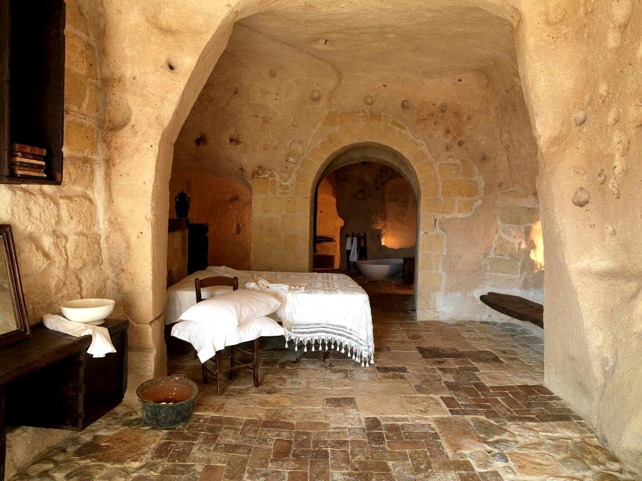 Unique Cave Rental with Deluxe Tub in Medieval Village of Basilicata Region