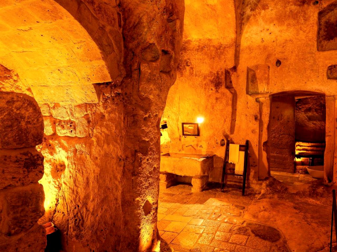 Unique Cave Rental with Deluxe Tub in Medieval Village of Basilicata Region