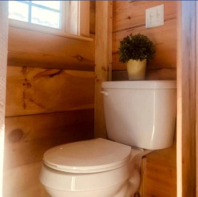 Cozy and Rustic Cabin Rental in the Smokies for Romantic Getaways in Tennessee - Photo 2