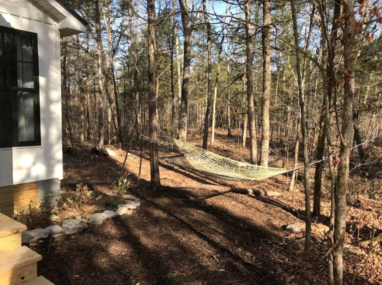 Idyllic Cottage Rental with Fire Pit Ideal for a Romantic Getaway near Nashville, TN