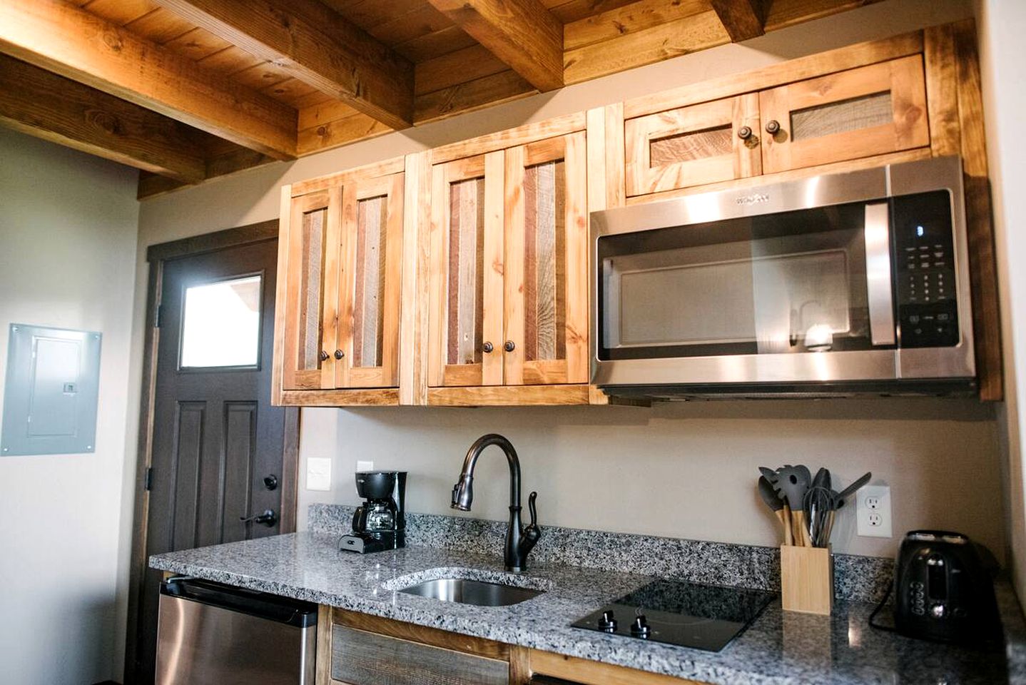 Open-Plan Black Hills Cabin Ideal for a Family Vacation in South Dakota