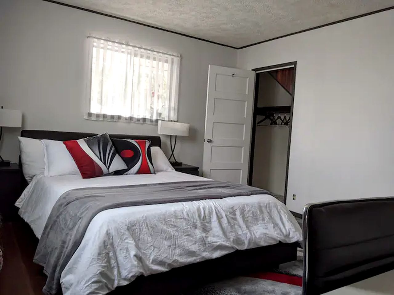 Pet-Friendly Cabin Rental near Mount Shasta for Glamping in Northern California