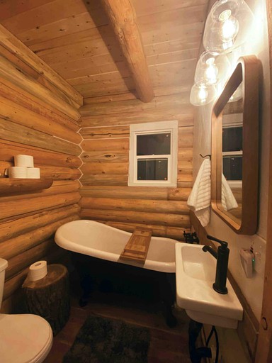 Cabins (Florissant, Colorado, United States of America)