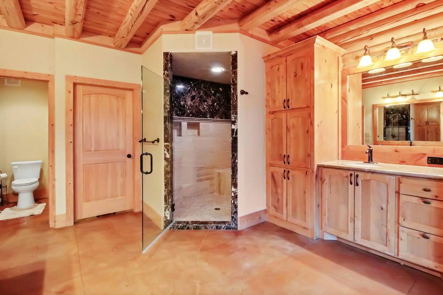 Fantastic Cabin Rental with Outdoor Living Space Ideal for a Lake Conroe Getaway