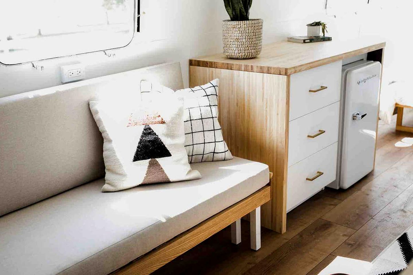 Snug Airstream for Weekend Getaways from Toronto