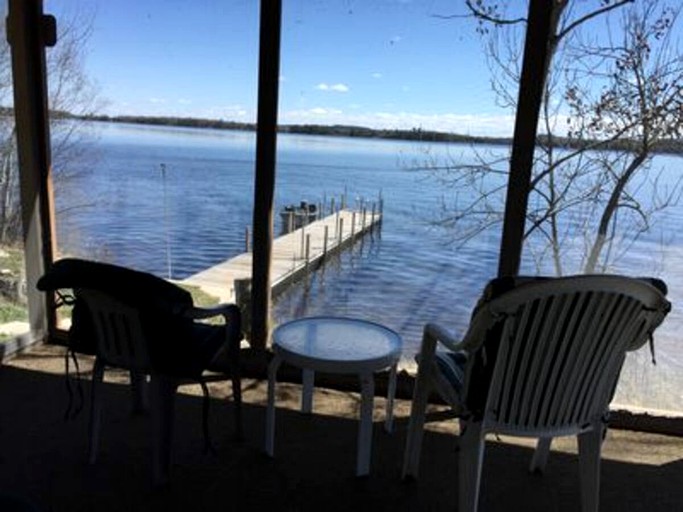 Cabins (Tower, Minnesota, United States of America)