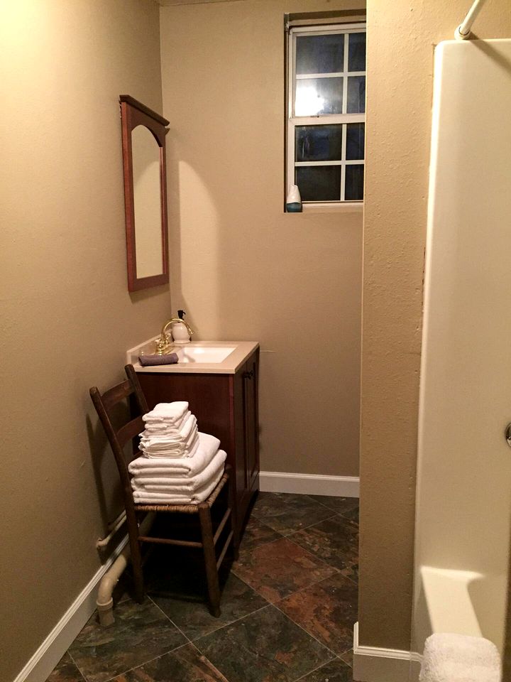 Peaceful Sweetwater Guesthouse for a Tennessee Family Vacation