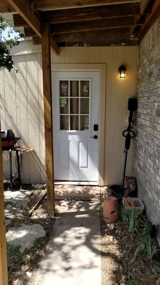 Vacation Cabin Rental with Picturesque Views from the Deck in Killeen, Texas