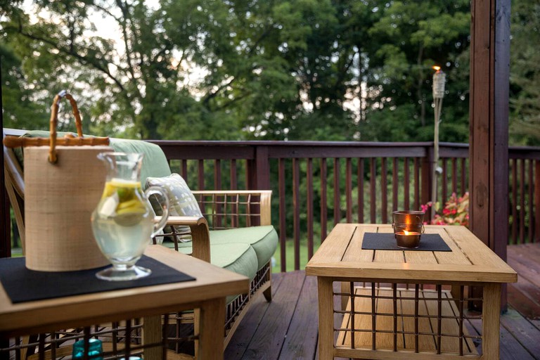 Cabins (Perrysville, Ohio, United States of America)