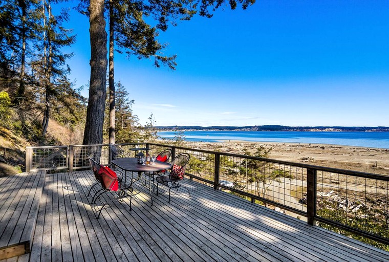 Beach Houses (Freeland, Washington, United States of America)