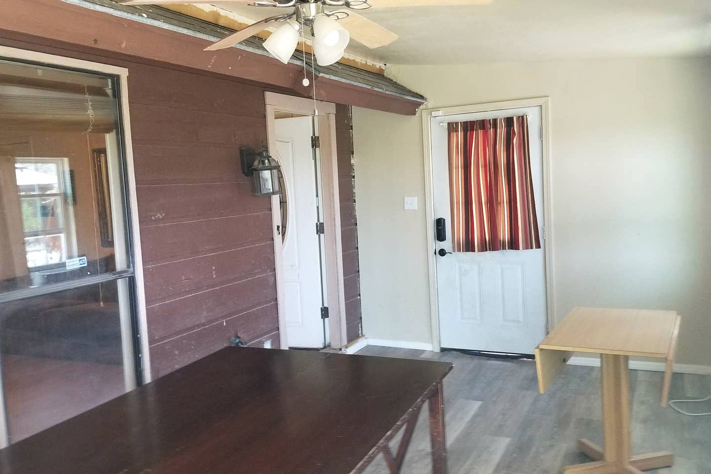Vacation Cabin Rental with Picturesque Views from the Deck in Killeen, Texas