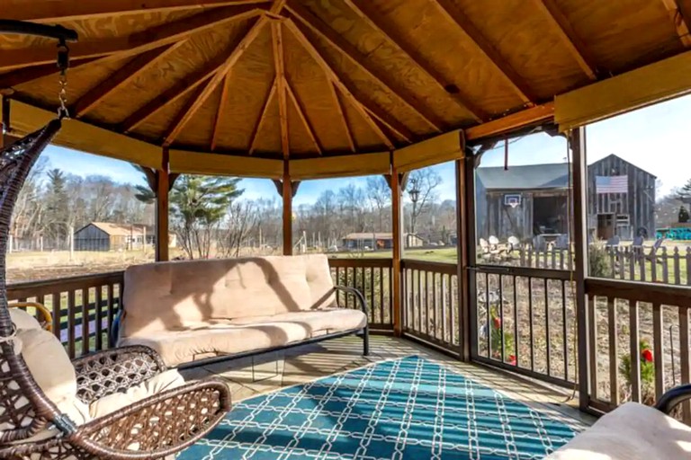 Tree Houses (Willington, Connecticut, United States of America)
