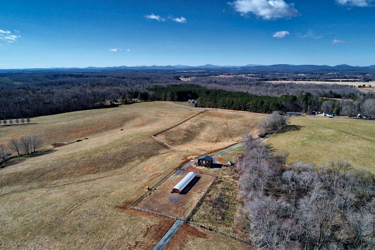 Barns (Scottsville, Virginia, United States of America)