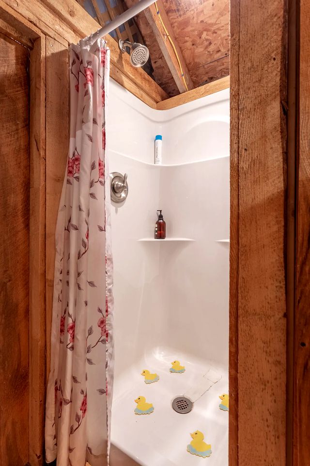 Lovely Barn Loft for Glamping in Connecticut