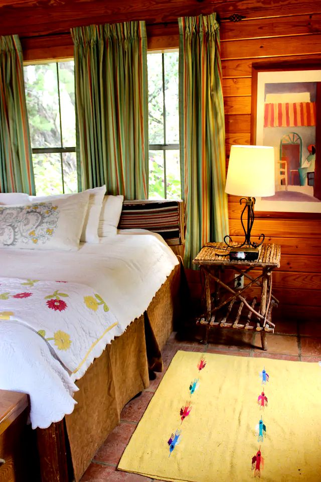 Lovely Texas Hill Country Cabin near Austin