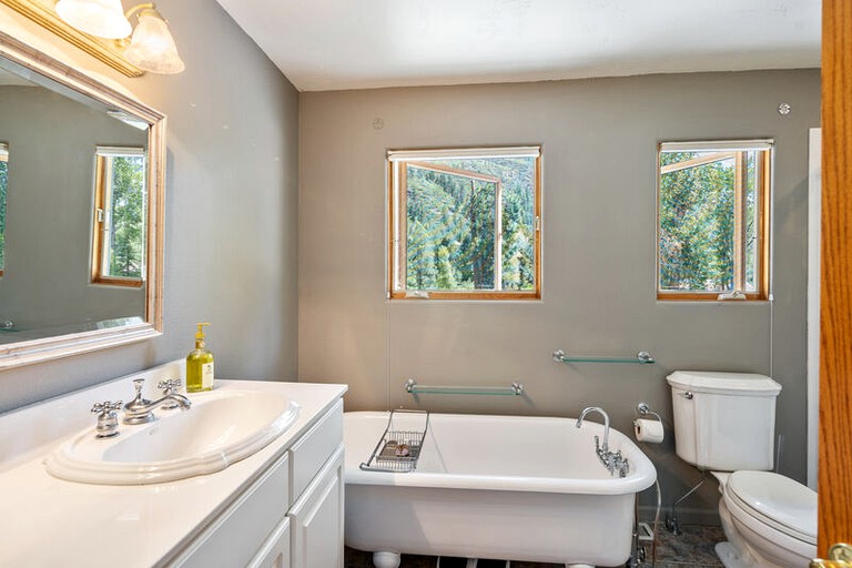 Cabins (Durango, Colorado, United States)