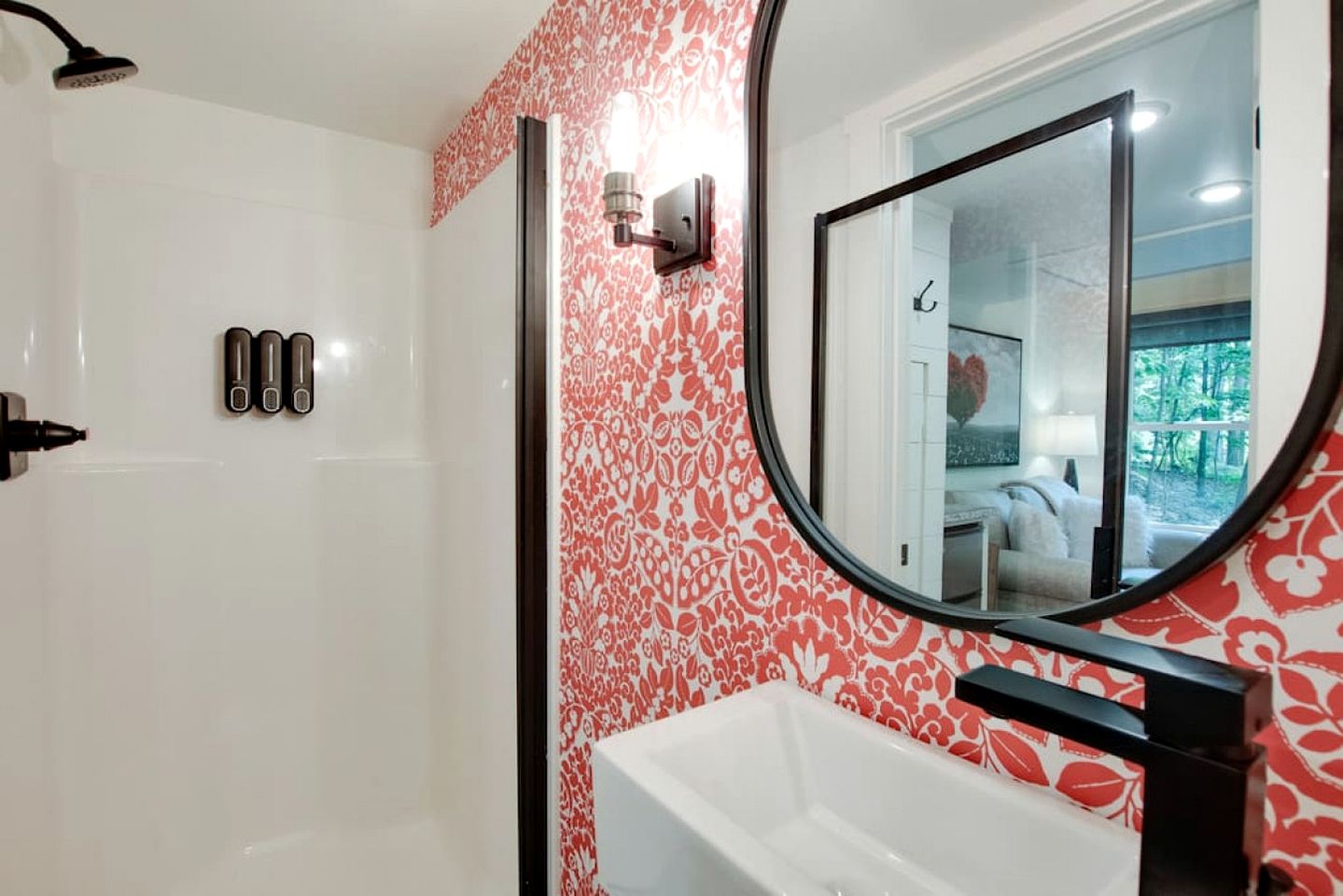 Picturesque Tiny Cabin Surrounded by Nature in Alabama