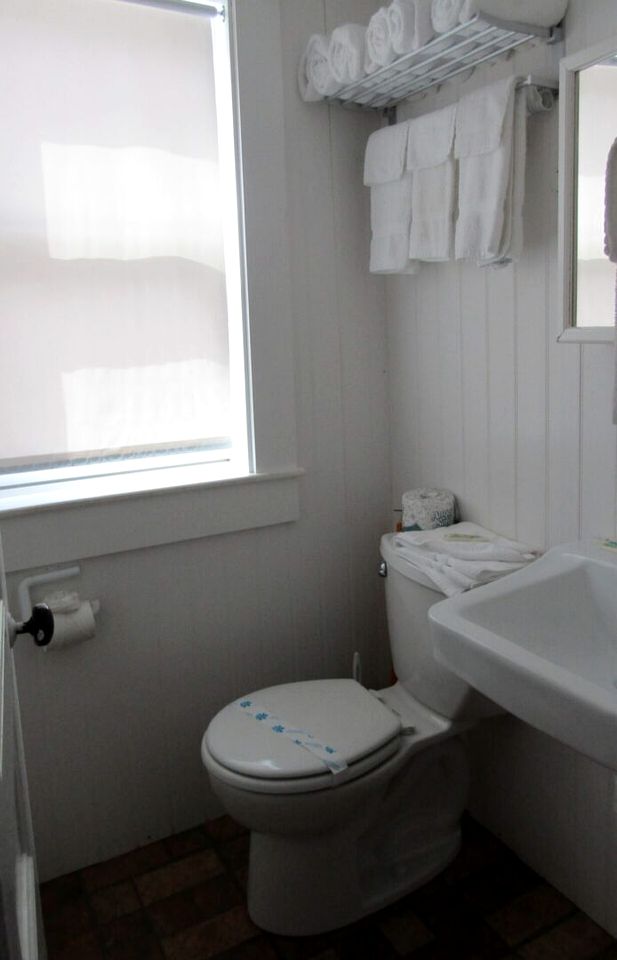 Seaside Escape with Coastal Vibes in North Truro, Massachusetts