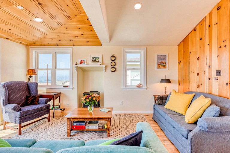 Cottages (Dillon Beach, California, United States)