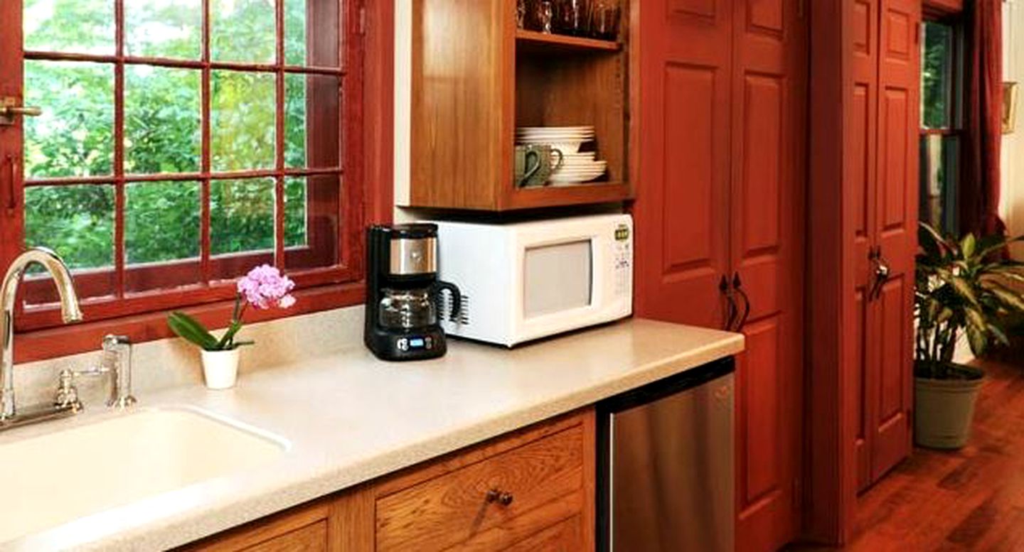 Wonderful Getaway Rental in Refurbished Barn by a Shimmering Lake in Canandaigua, New York