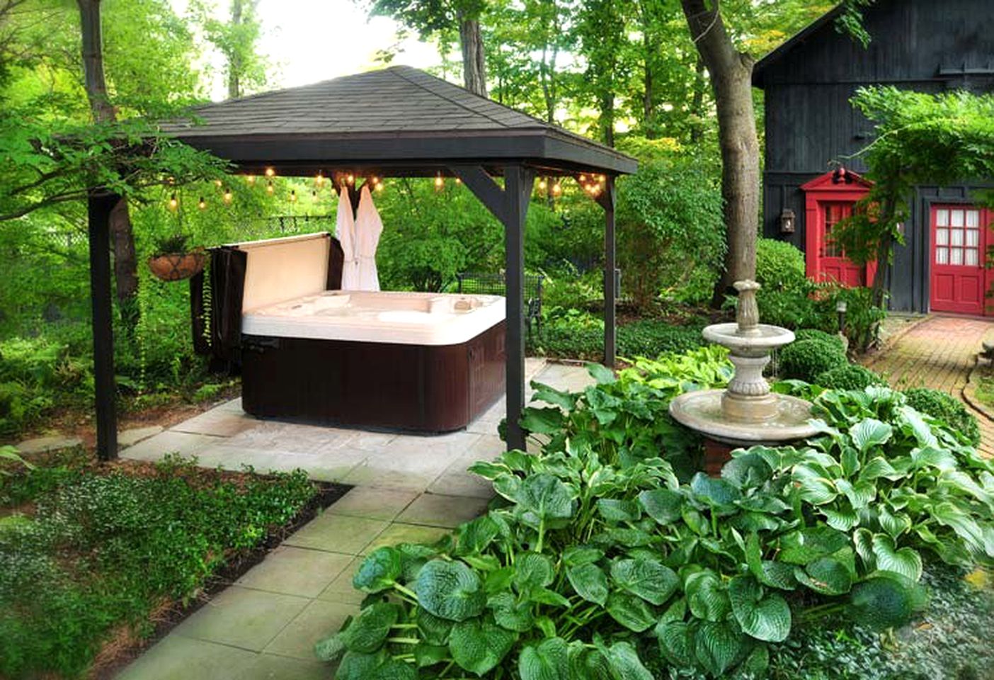 Wonderful Getaway Rental in Refurbished Barn by a Shimmering Lake in Canandaigua, New York