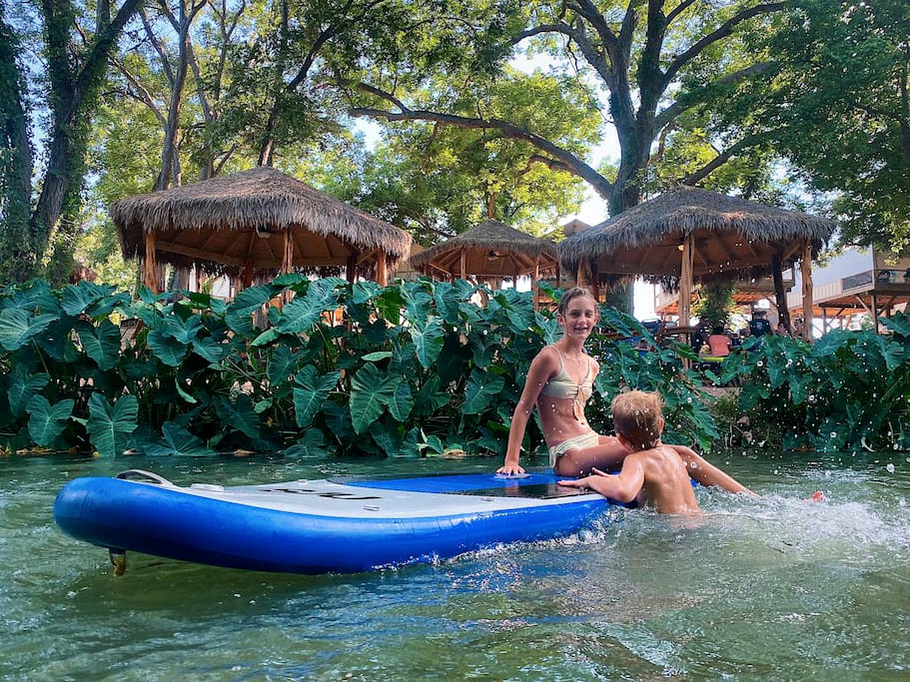 Memorable Family Getaway: Safari Tent Glamping in Cibolo, TX