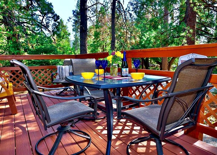 Cabins (Idyllwild, California, United States of America)