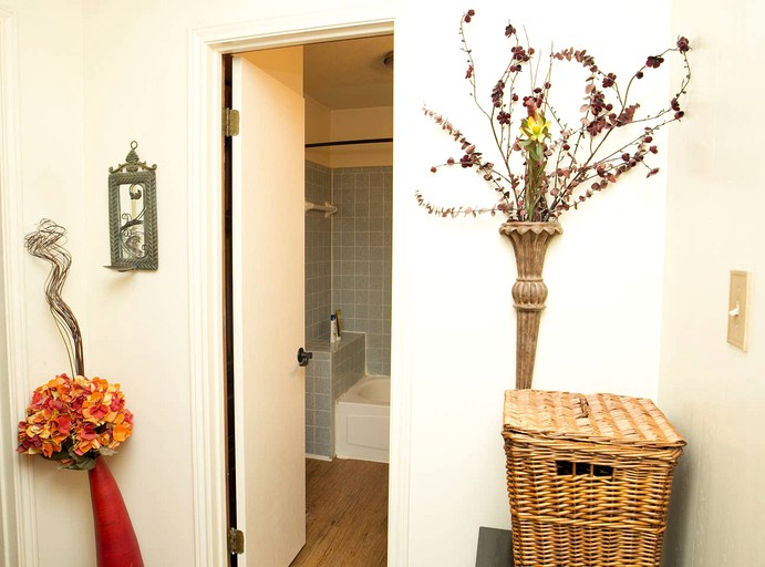 Cabins (Killeen, Texas, United States)