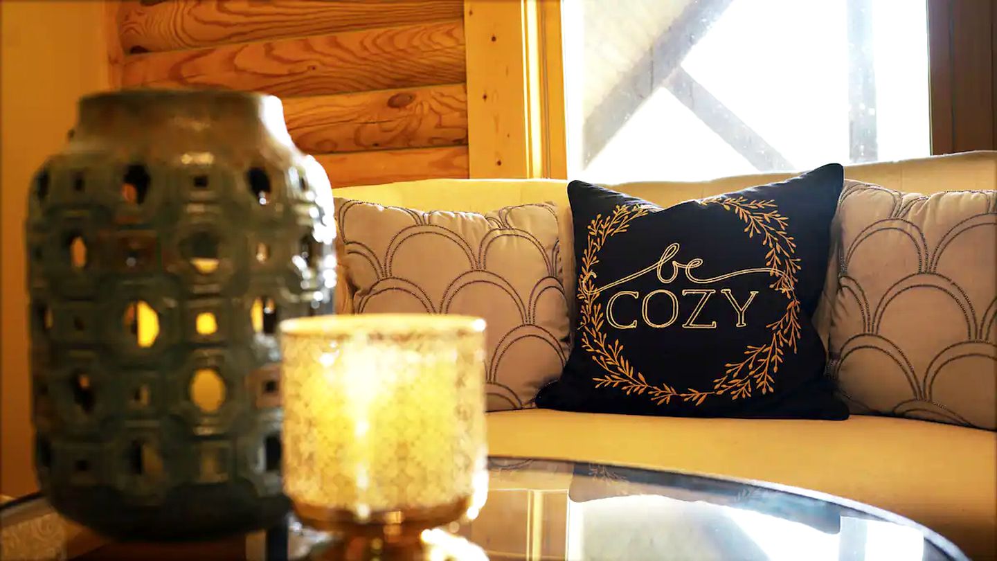 Fantastic Cabin Rental with Outdoor Living Space Ideal for a Lake Conroe Getaway