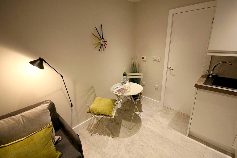 Pods (Worston, England, United Kingdom)