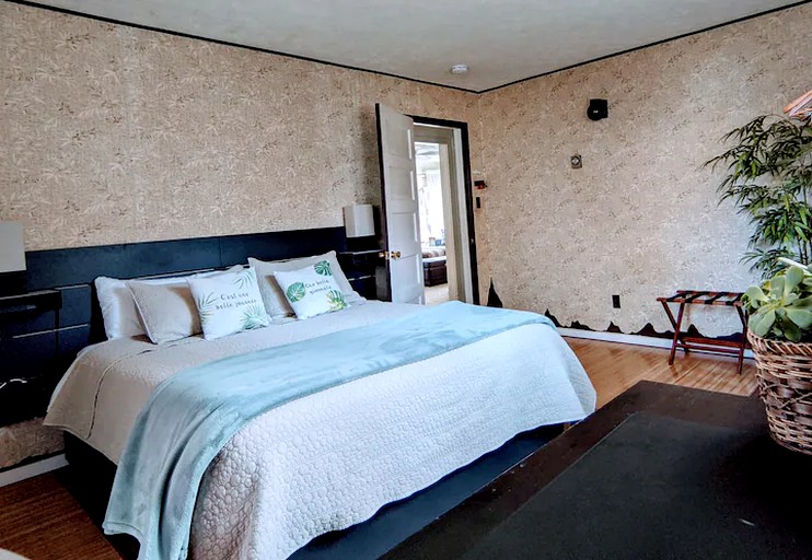 Cabins (Mount Shasta, California, United States of America)